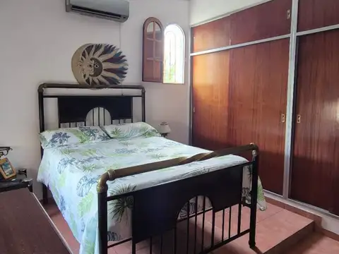 Casa 6 ambientes con 3 baños