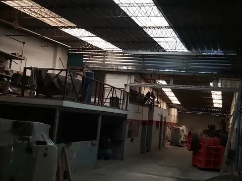 Galpon en Venta 62  mts Fondo