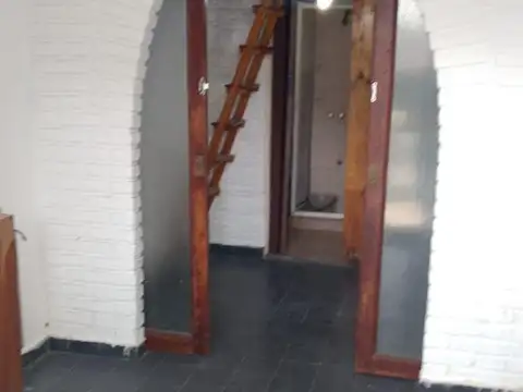 Alquiler de departamento tipo casa PH 1 ambiente en Sarandi