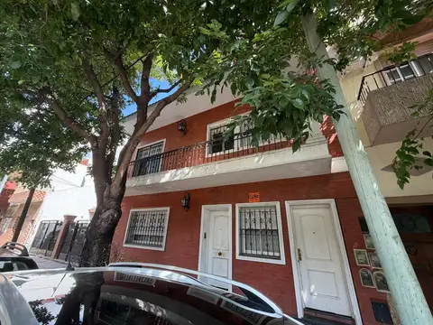 PH 3 AMBIENTES CON PATIO VENTA MONTECASTRO
