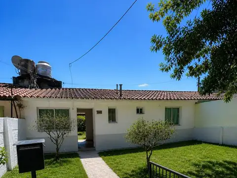 Casa 1 Dormitorio en venta en Dolores con Patio