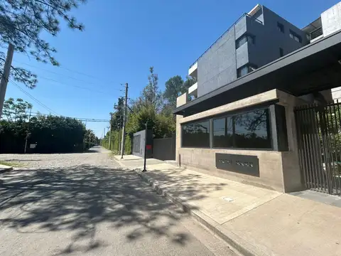 Venta departamento 3 ambientes con terraza , balcón y cochera - zug verdi pilar