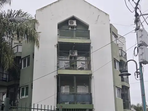 Muy lindo 3 ambientes con patio y lavadero