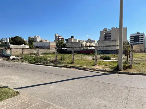 TERRENO 1.233 m²  EN ALQUILER Y VENTA - ALTO ALBERDI - A 4 CUADRAS SHOPPING
