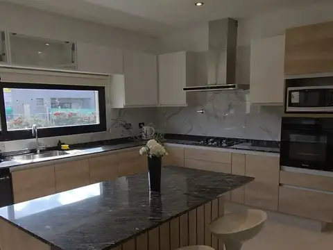 Casa en Venta en Chacras de Coria, USD 350.000