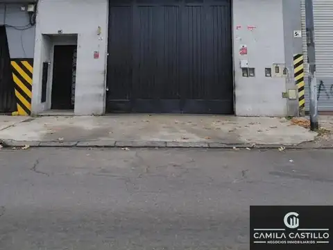 Galpón en alquiler de 150m2 ubicado en Villa Luro