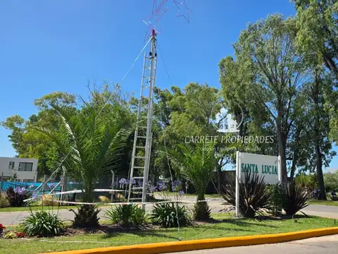 Casa en venta VALOR PREVENTA!. Barrio Santa Lucia. Pilar del Este.