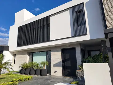 VENTA CASA 3 DORMITORIOS CAÑUELAS CHICO SEGURIDAD
