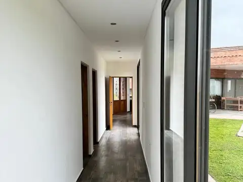 Casa en Alquiler con 1 cochera