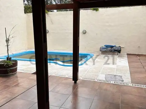 41 Bis e/ 150 y 151 2700