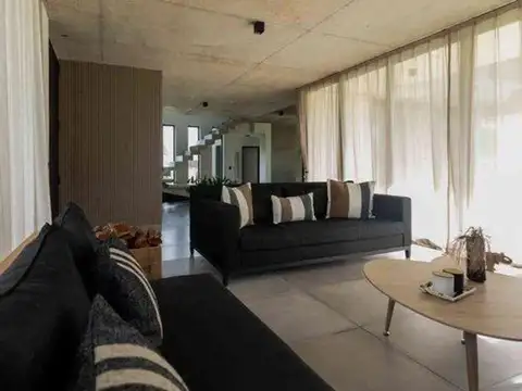 VENTA CASA 4 AMB AMOBLADA  CLUB CAMPO AREA 60