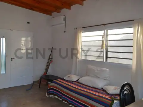 Casa 2 ambientes con 1 baño