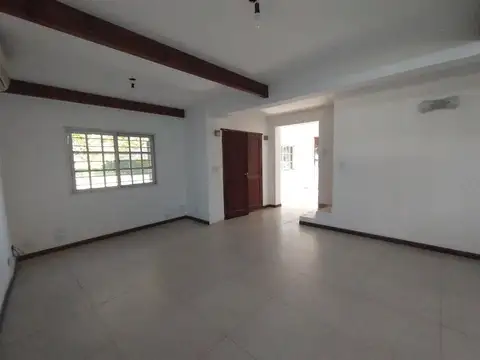 Casa en Venta con 5 cocheras