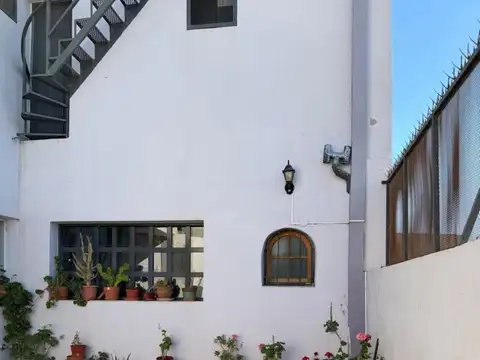 Venta casa de 4 ambientes con garaje/quincho, Bº Union, Caleta Olivia