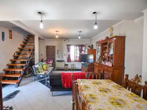 CASA A LA VENTA 3 DORMITORIOS, LA PLATA