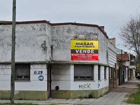 Casa 3 amb con garaje a reciclar. Oportunidad  U$s 54.900