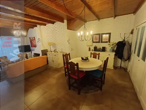 Depto Tipo Casa Monoambiente con 3 baños