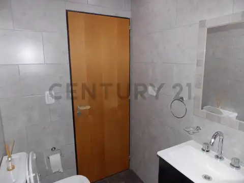 3 Amb a estrenar, con patio y financiadoooo. Que más?