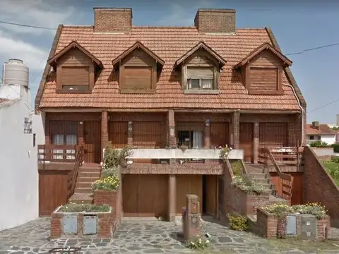 Monseñor de Andrea 2900