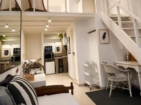 Arenales y Uriburu - Ambiente + Entrepiso - Barrio Norte