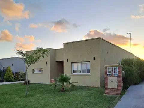 Casa en Venta en San Ramón, Pilar del Este, Pilar