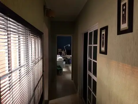 Tipo casa 4 amb. con patio y terraza - VENTA