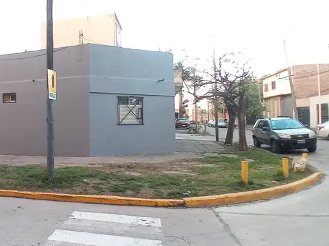 VENTA CASA MULTIFAMILIAR EN CASEROS PETIT HOTEL