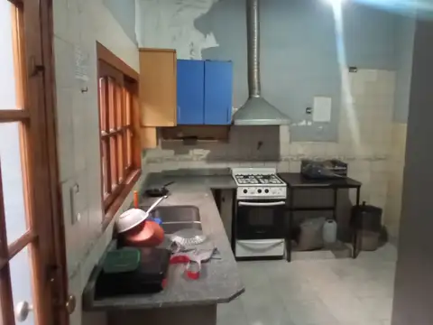 VENTA CASA MULTIFAMILIAR EN CASEROS PETIT HOTEL
