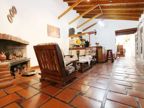 VENTA Inmejorable CASA Garage Patio y Jardín BOEDO