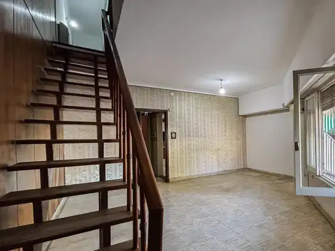 VENTA Casa 3 dormitorios, con cochera y terraza- Barrio Azcuénaga