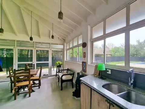 CASA CANNING VENTA 5 AMBIENTES LOS ROSALES PILETA