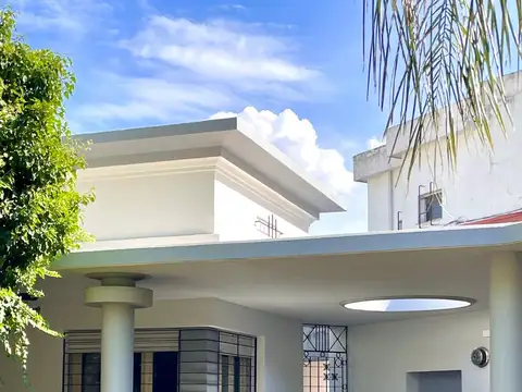 CASA 4 AMB EN ESQUINA  A MODERNIZAR