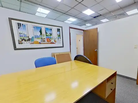 Oficina 190 m2 categoria A  con 2 cocheras fijas y cubiertas
