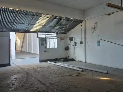 Venta de Local, depósito y oficinas 600m2 cub -  V. Martelli – V Lopez