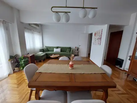 EXCELENTE PISO DE 4 AMBIENTES CON BALCON CORRIDO Y COCHERA A 3 CUADRAS DE LA ESTACION FLORIDA MITRE