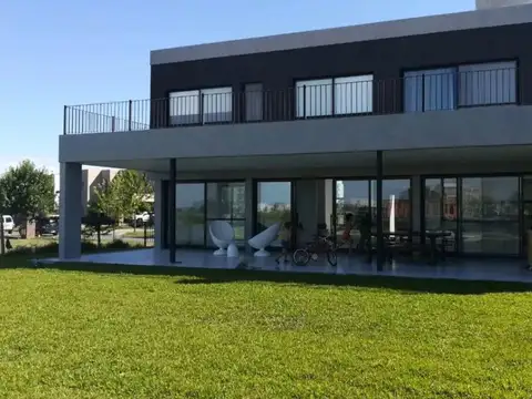 El Cantón, Lote