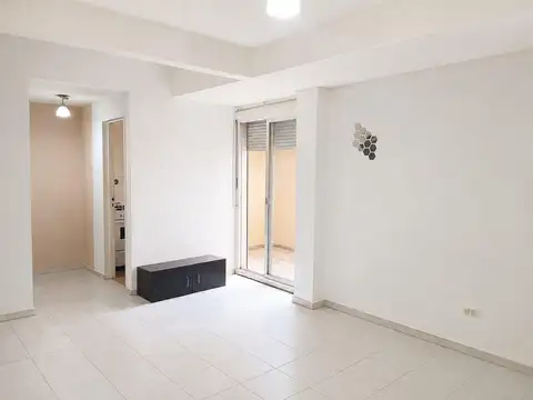 MONOAMBIENTE EN VENTA NUÑEZ CON COCINA Y PATIO