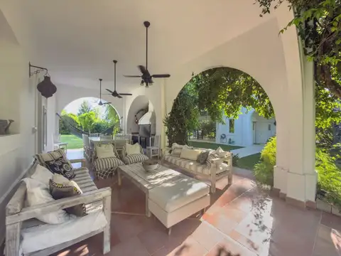 CASA VENTA CAMPOS DE ROCA 6 HABITACIONES 5 BAÑOS