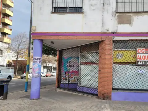 Local en Alquiler en Azcuenaga, $ 1.400.000