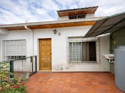 Depto Tipo Casa en Alquiler de 2 ambientes