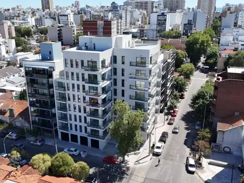 Venta Departamento 3 ambientes con Cochera y Baulera. Zona Aldrey