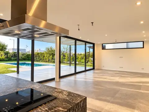 Casa 5 ambientes con 2 baños