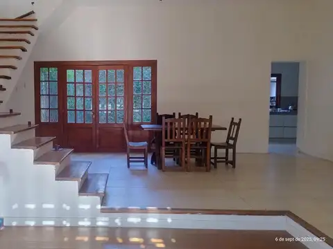 Depto Tipo Casa 4 ambientes con 3 baños