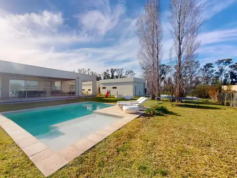 Casa en Barrio Cerrado en Venta en City Bell [Cod: 0025]