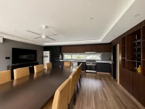 Casa 6 ambientes con 3 baños