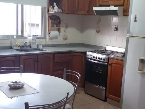 Depto Tipo Casa 4 ambientes con 3 baños