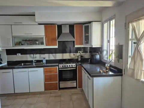 Venta de Casa en Distrito Jesus Nazareno de Guaymallen, Mendoza.