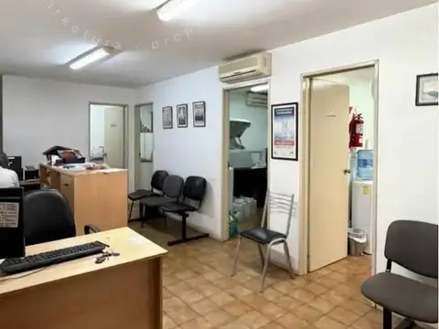 Oficina en Venta con 1 cochera