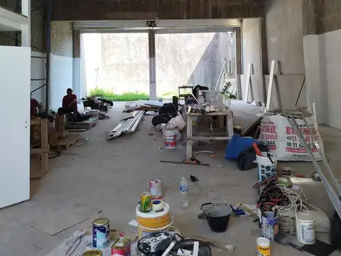 Galpon en Alquiler 10  mts Frente