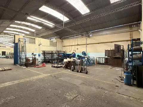 Galpon 800m2 - Rueda al 1500 | España y hospitales